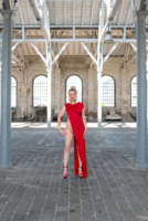 Diva in red
